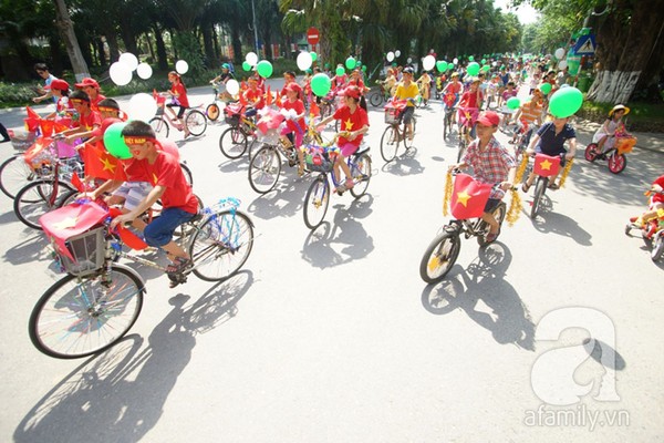 Quốc tế thiếu nhi: 500 trẻ em Thủ đô đạp xe vì biển đảo quê hương 13